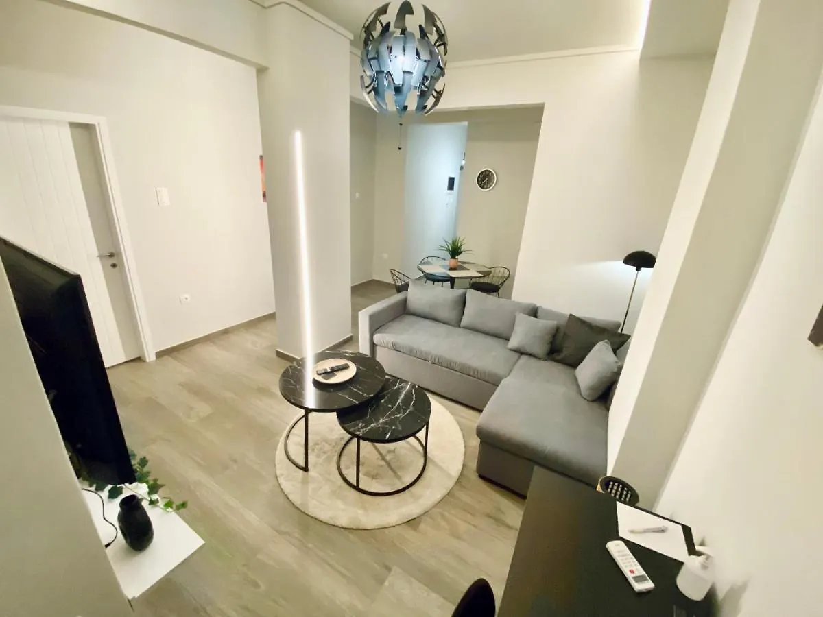 Central Grey Quiet Apartment location