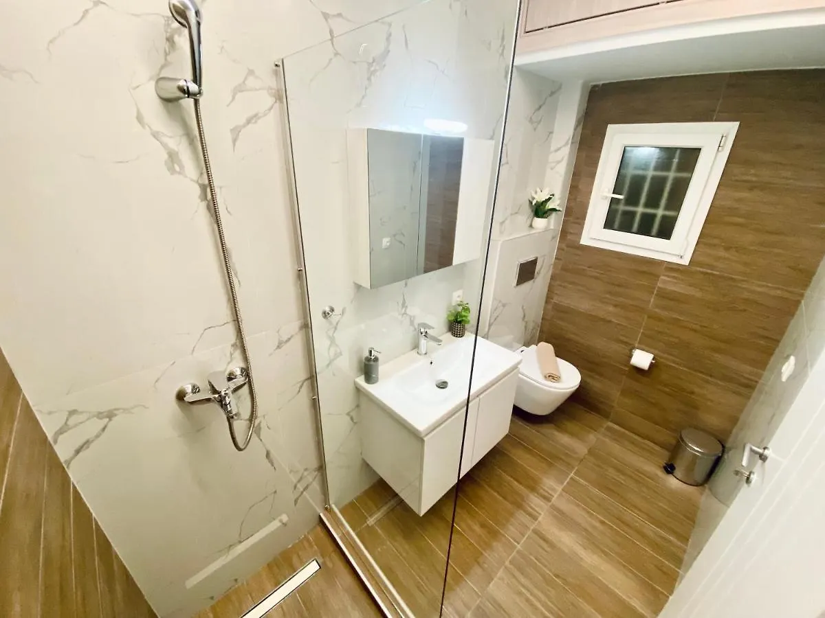 Central Grey Quiet Apartment Thessaloniki